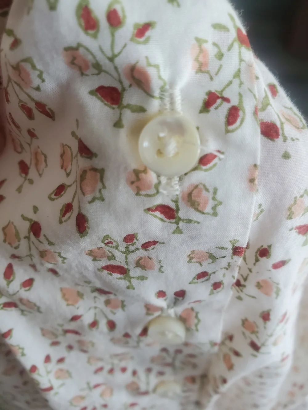 Doen Cream Floral Puff-Sleeve Blouse